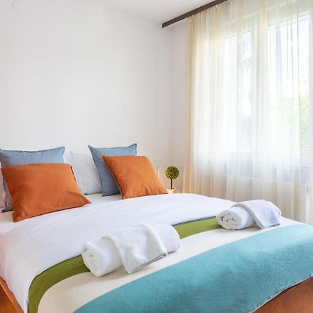 2Bdr Apartment With Balcony Near Maksimir Zagreb Eksteriør bilde