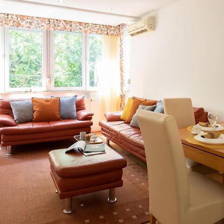 2Bdr Apartment With Balcony Near Maksimir Zagreb Eksteriør bilde