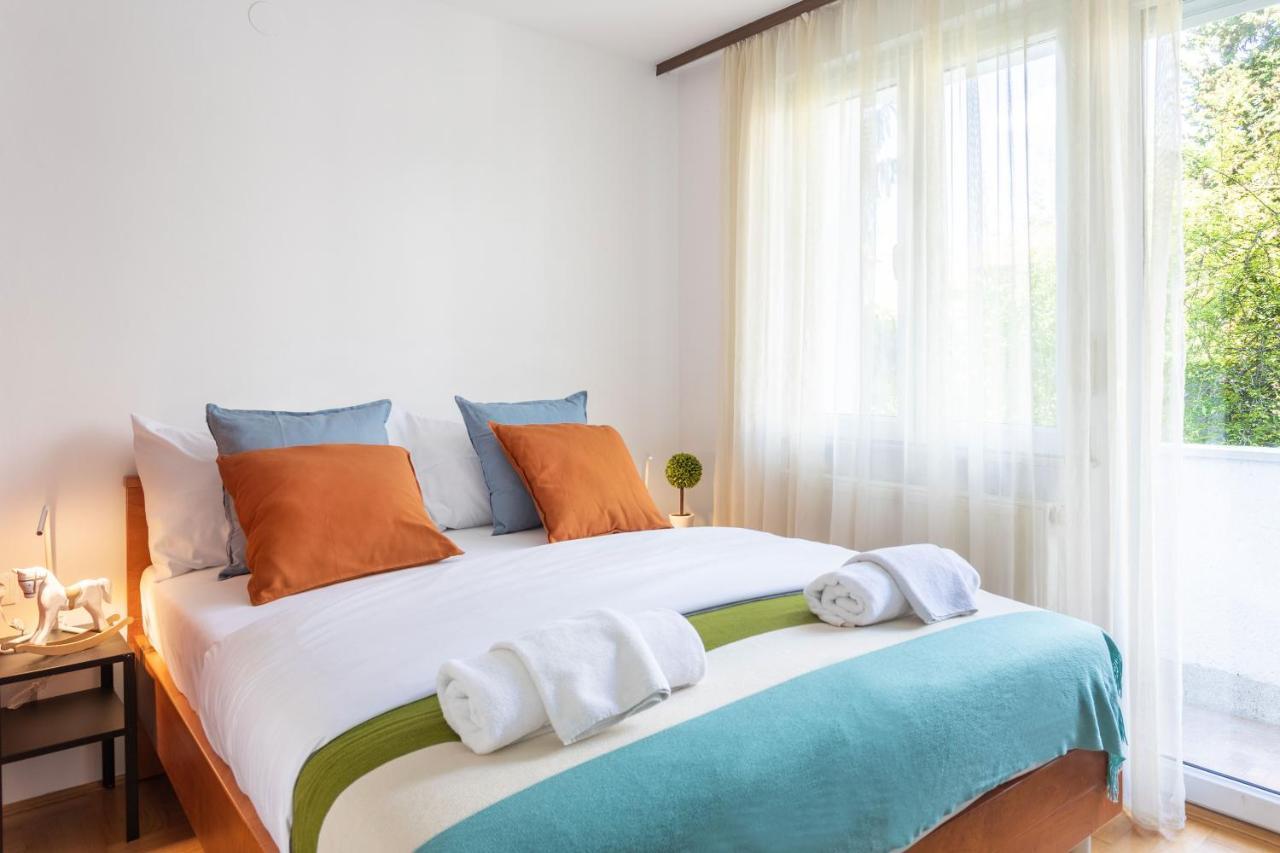 2Bdr Apartment With Balcony Near Maksimir Zagreb Eksteriør bilde