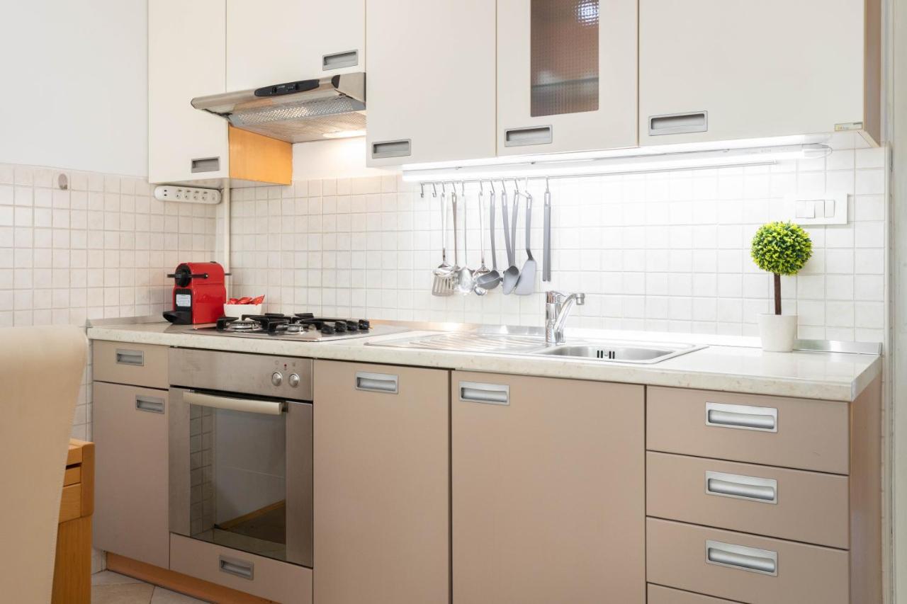 2Bdr Apartment With Balcony Near Maksimir Zagreb Eksteriør bilde