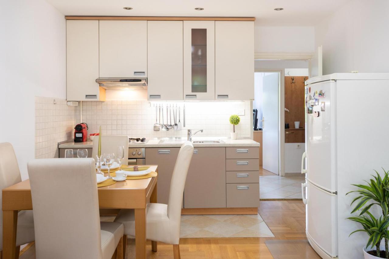 2Bdr Apartment With Balcony Near Maksimir Zagreb Eksteriør bilde